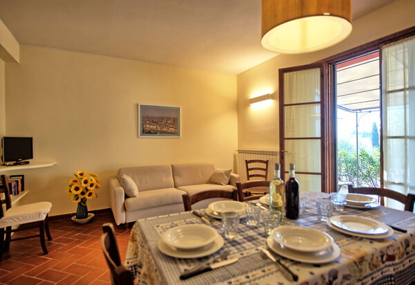 Casa Rossa: Гостиная, Кухня, Столовая