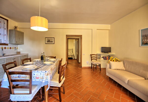 Casa Rossa: Гостиная, Кухня, Столовая