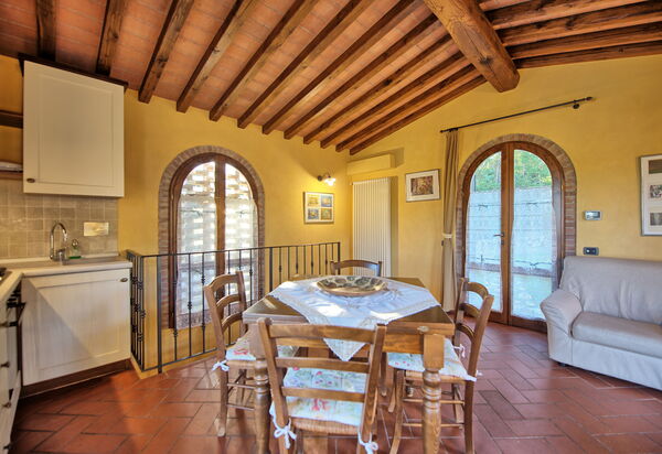 Casa Rossa: Гостиная, Кухня, Столовая