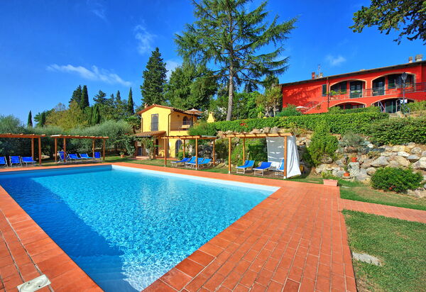 Casa Rossa: бассейн, Открытый