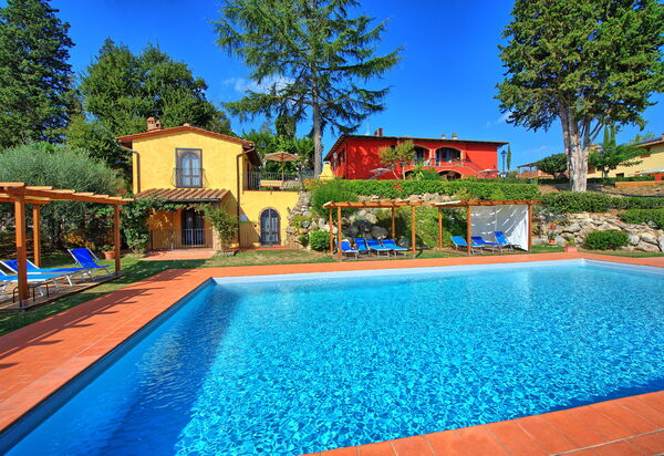 Casa Rossa: бассейн, Открытый, Экстерьеры