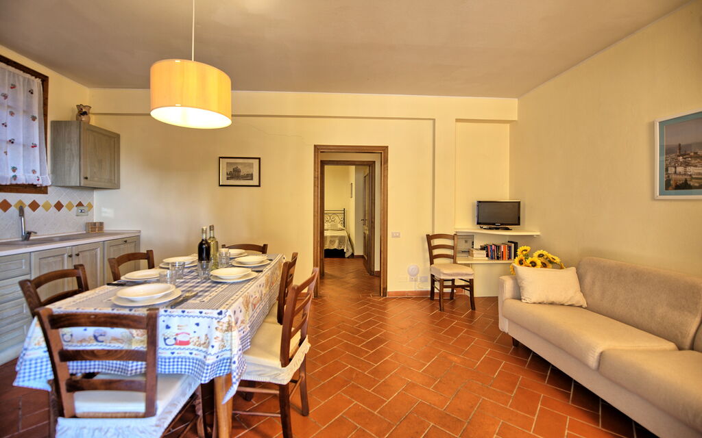Casa Rossa - : Dining Room, Kitchen, Living Room