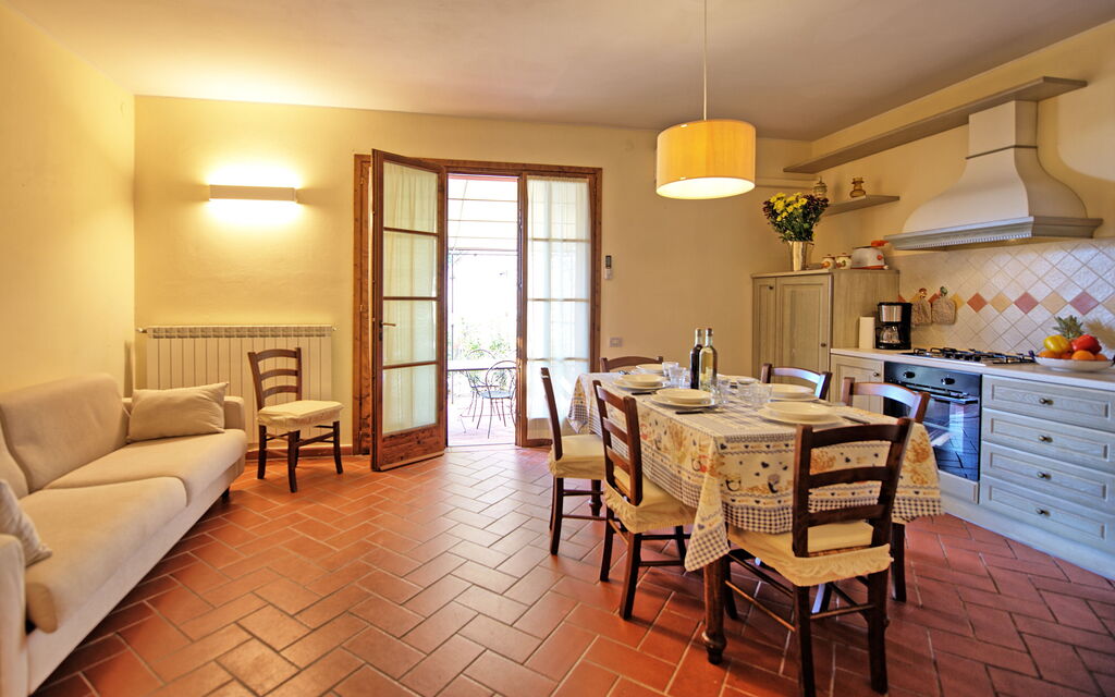 Casa Rossa - : Dining Room, Kitchen, Living Room