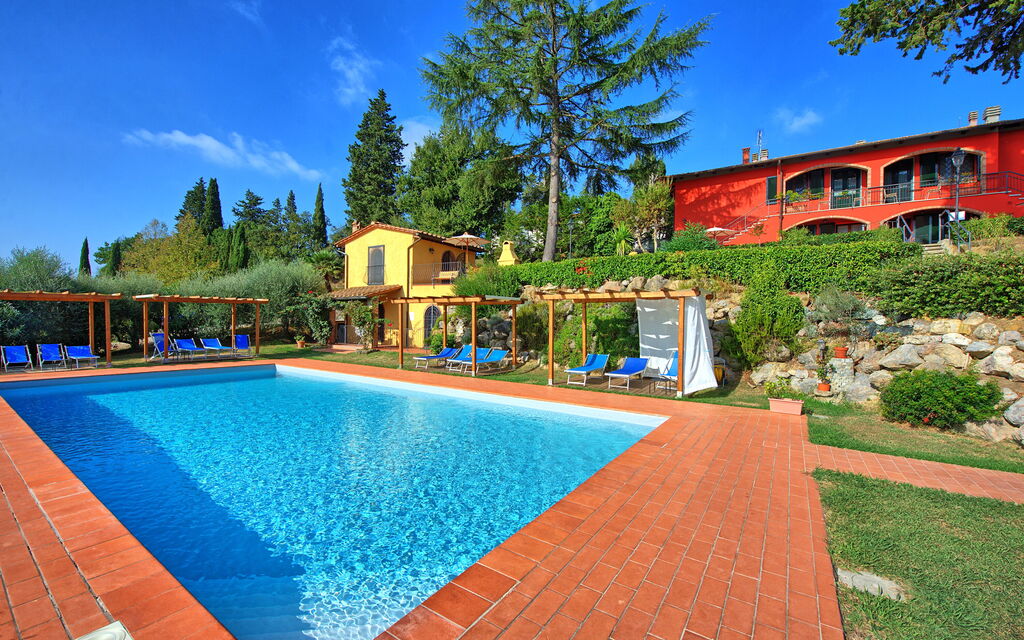 Casa Rossa: all'aperto, Piscina