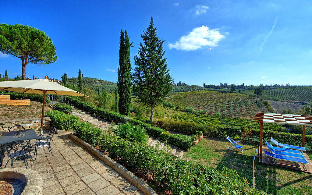 Casa Rossa: Giardino, Vista Panoramica