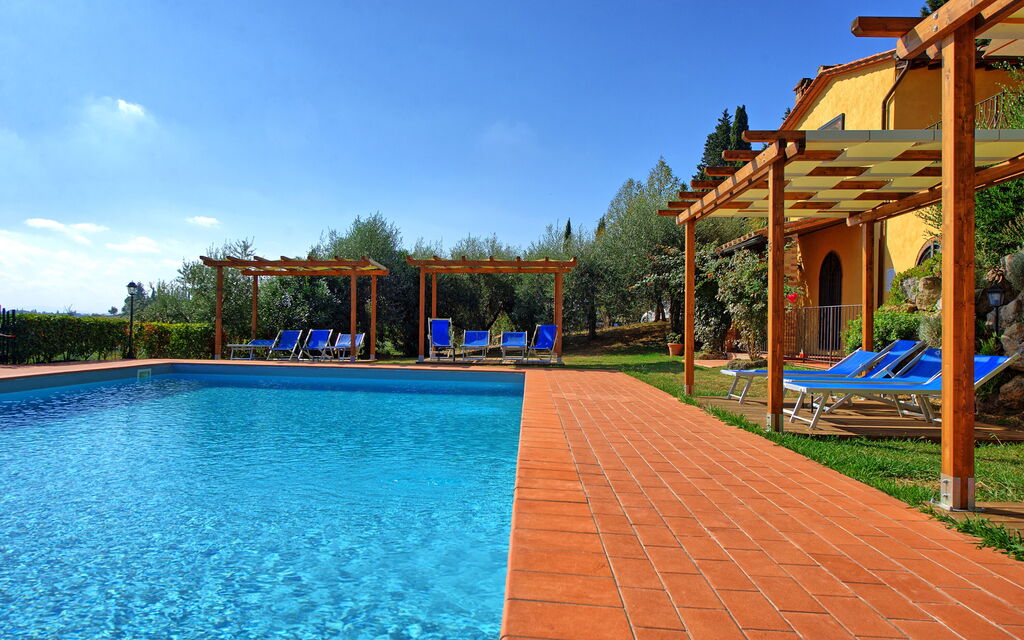 Casa Rossa: all'aperto, Piscina