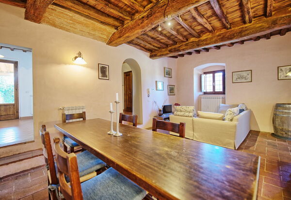 Pozzo Dei Desideri: Гостиная, Столовая