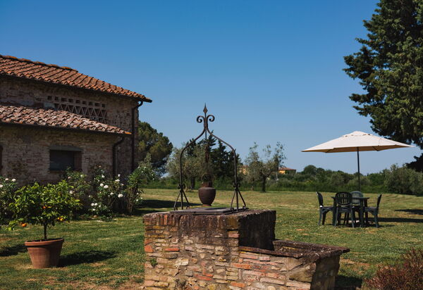 Pozzo Dei Desideri: Открытый, Сад, Экстерьеры