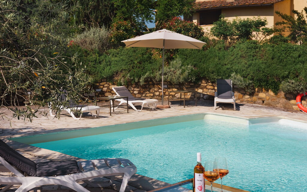 Pozzo Dei Desideri: all'aperto, Esterni, Piscina