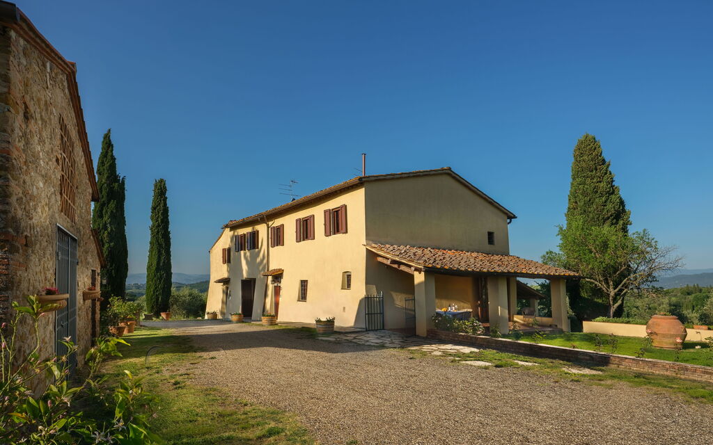 Pozzo Dei Desideri: all'aperto, Entrata Principale, Esterni