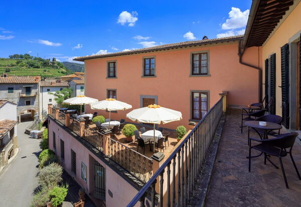 Palazzo a Greve: Extérieur, Extérieurs