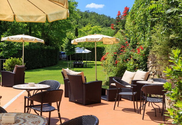 Palazzo a Greve: Été, Extérieur