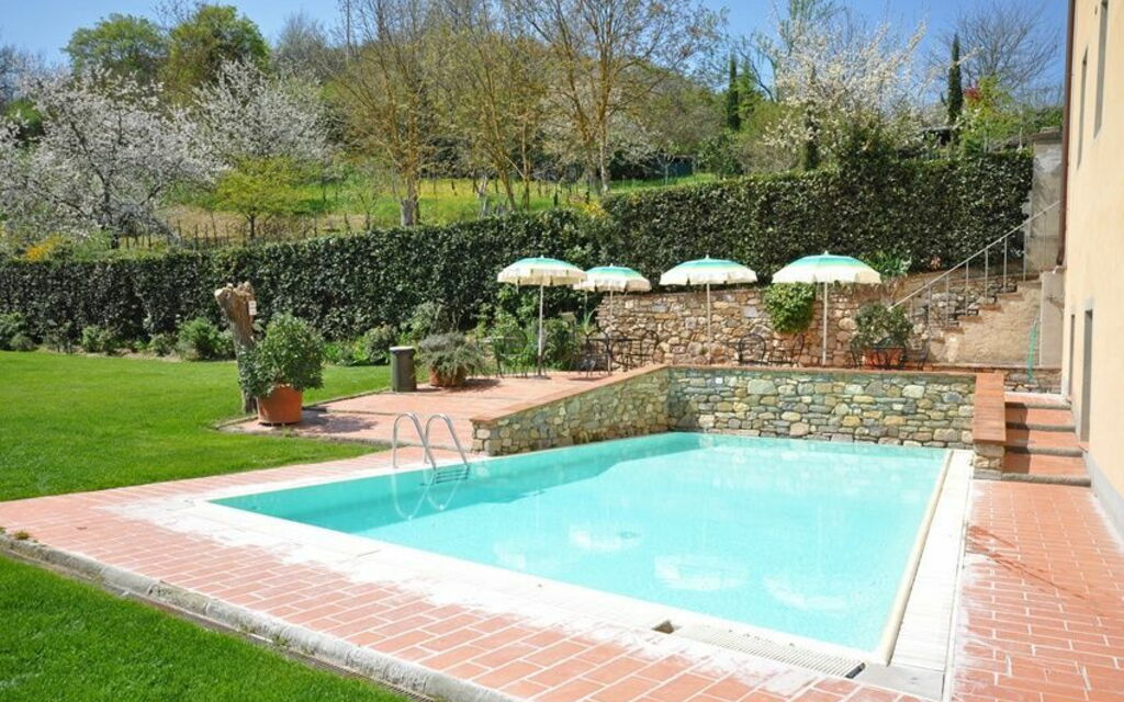 Palazzo a Greve: бассейн, Открытый