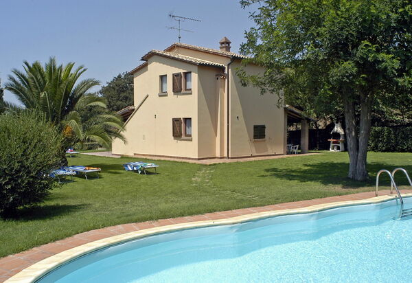 Poderino: бассейн