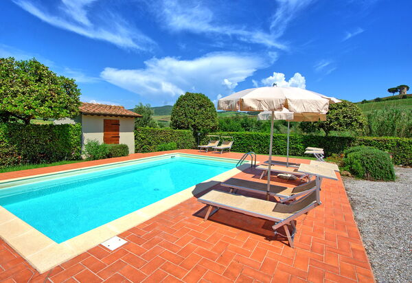 Cuccardino: бассейн, Открытый