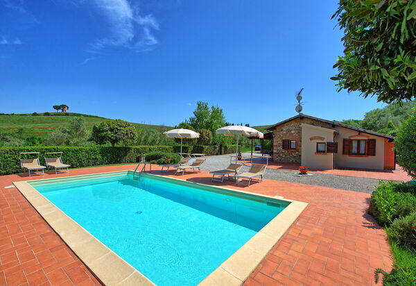 Cuccardino: бассейн, Открытый