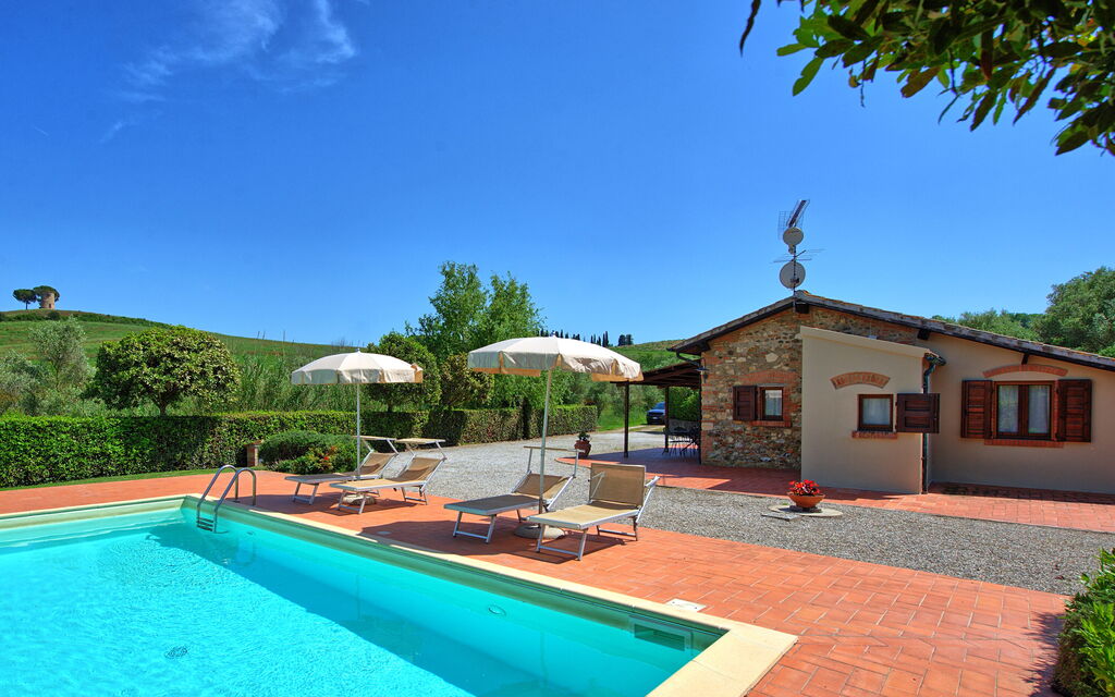 Cuccardino: all'aperto, Esterni, Piscina