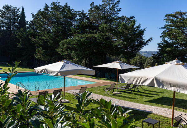 Villa Simone: Draussen, Garten, Schwimmbad