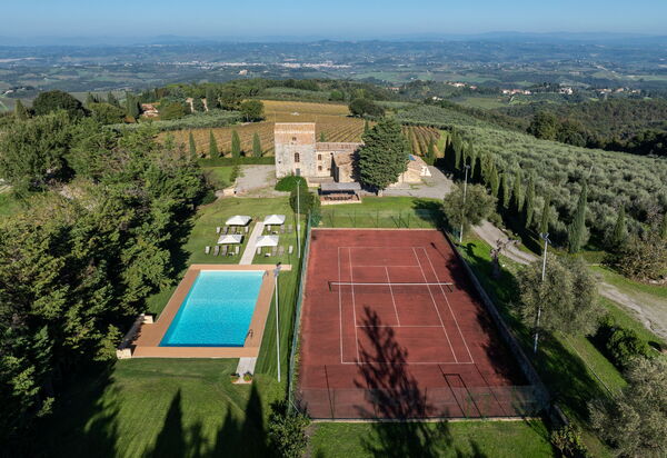 Villa Simone: Ansichten, Draussen