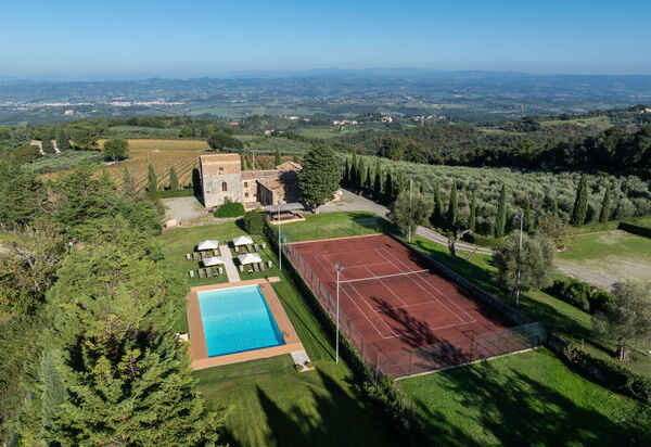 Villa Simone: Ansichten, Draussen