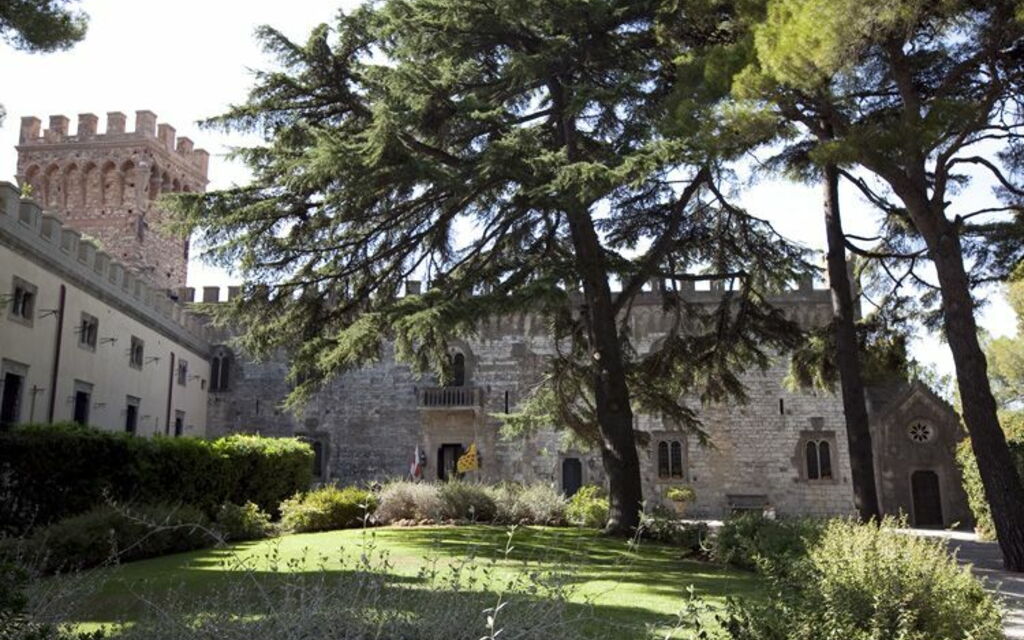 Castello Leopoldo: Esterni, Giardino