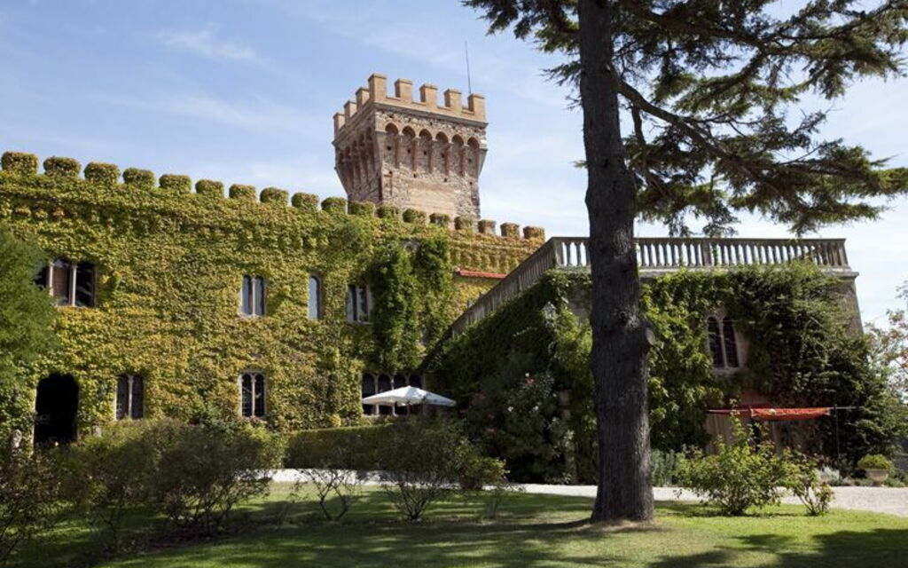 Castello Leopoldo: Esterni, Giardino