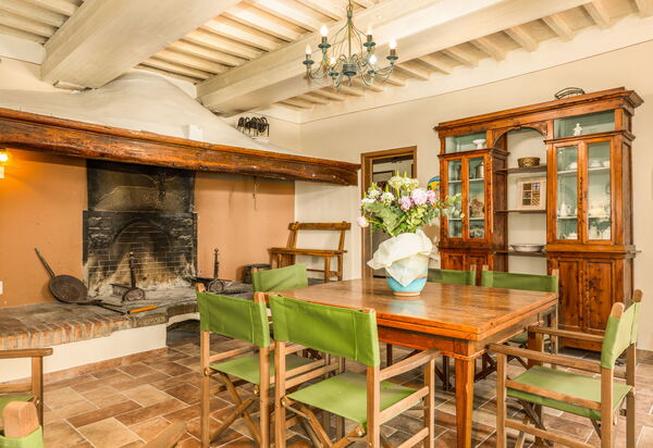 Villa Orchidea: Esszimmer