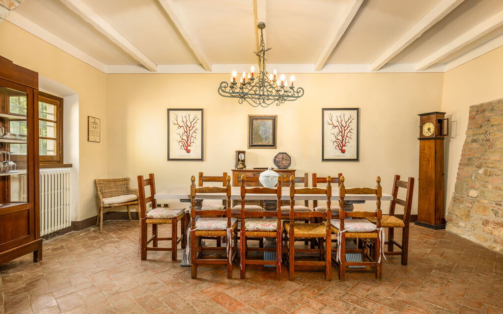 Villa Orchidea: Столовая