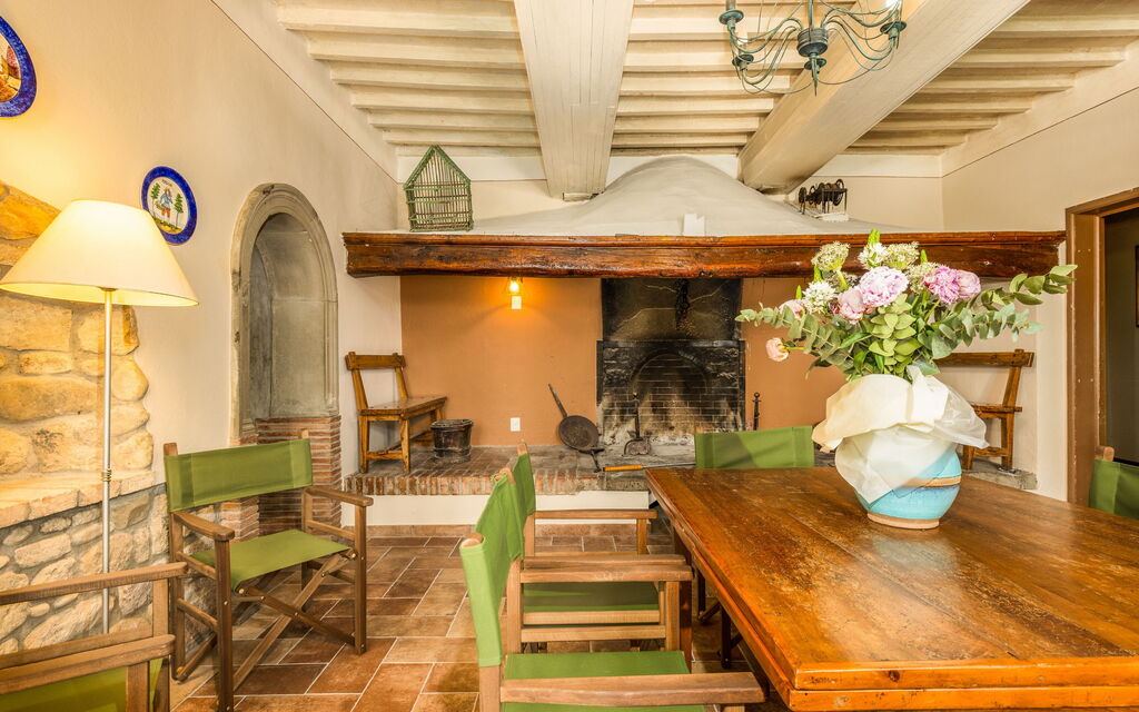 Villa Orchidea: Столовая