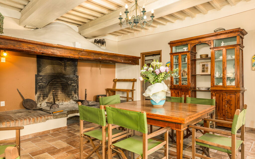 Villa Orchidea: Столовая