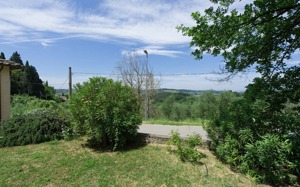 Montegufoni - : Hage, Utendørs