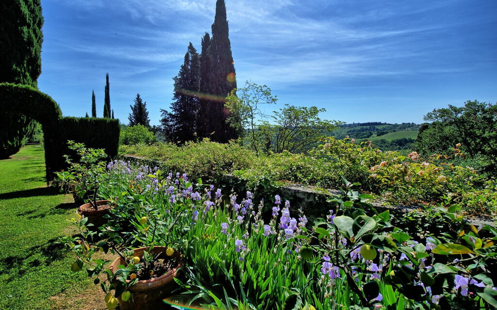 Montegufoni: Garden, Scenic View