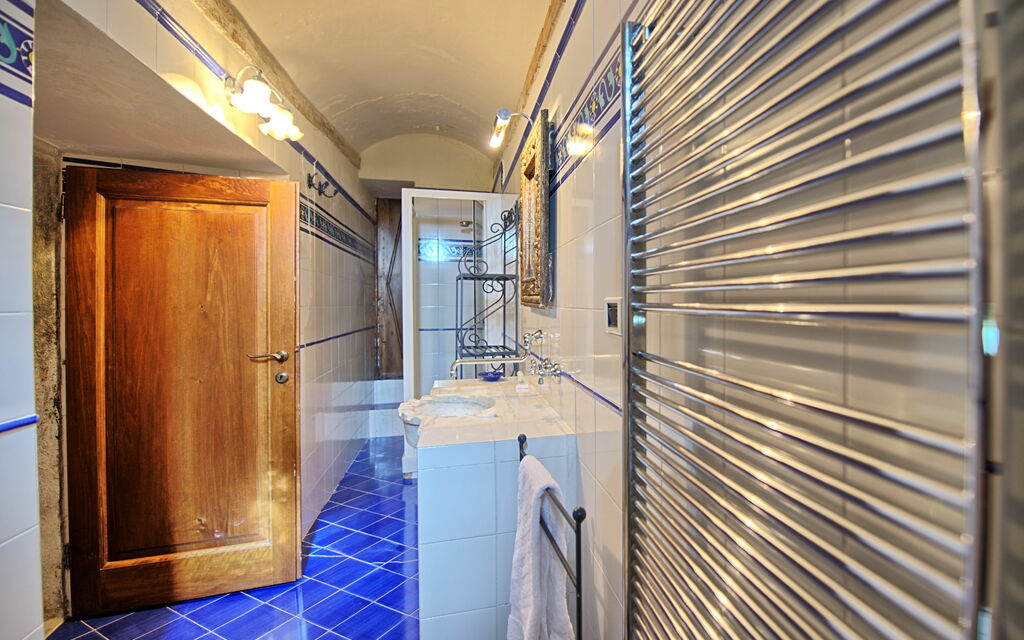 Montegufoni - : Baderom