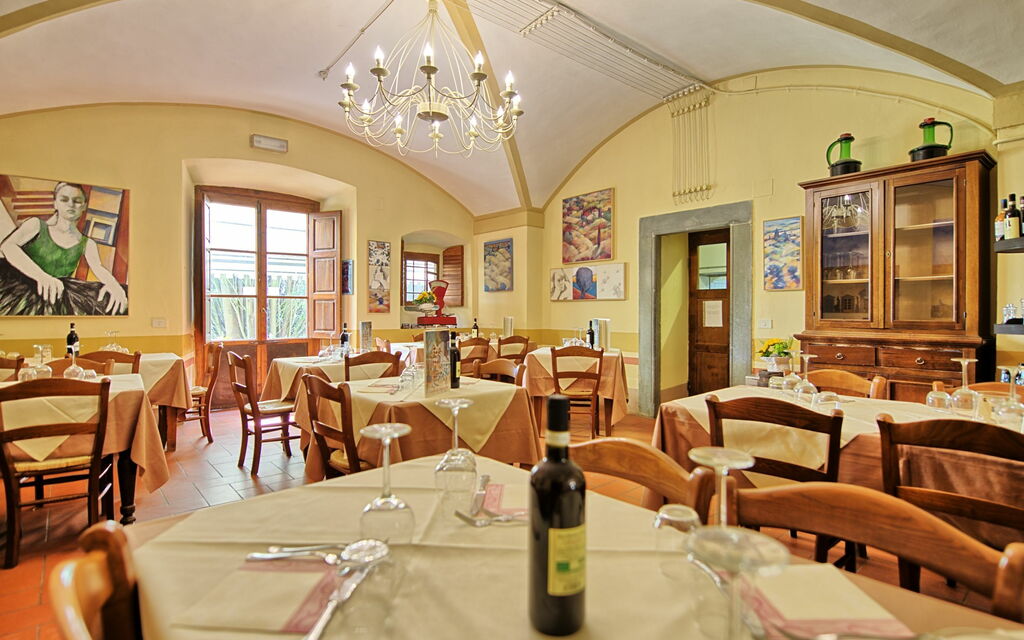 Montegufoni: Facilities