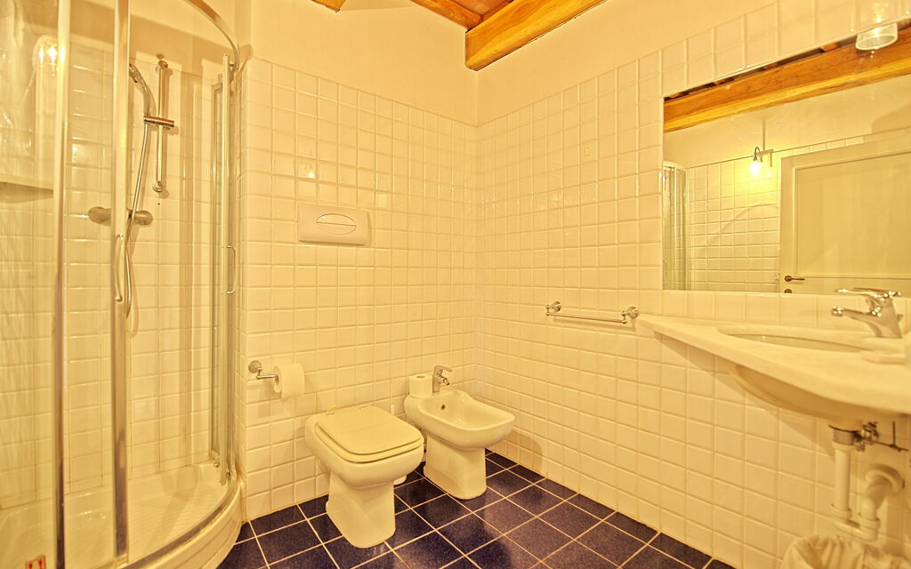 Montegufoni - : Baderom