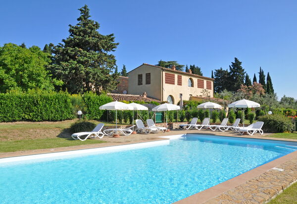 I Glicini: Schwimmbad