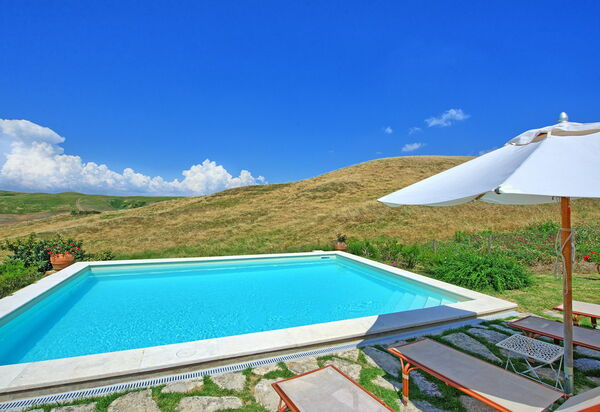 Castelmuzio: бассейн