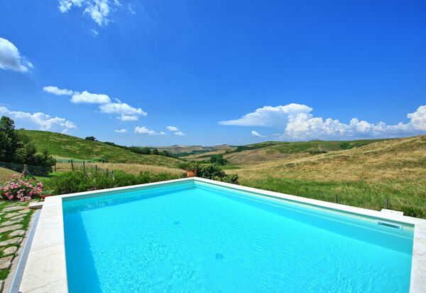 Castelmuzio: бассейн