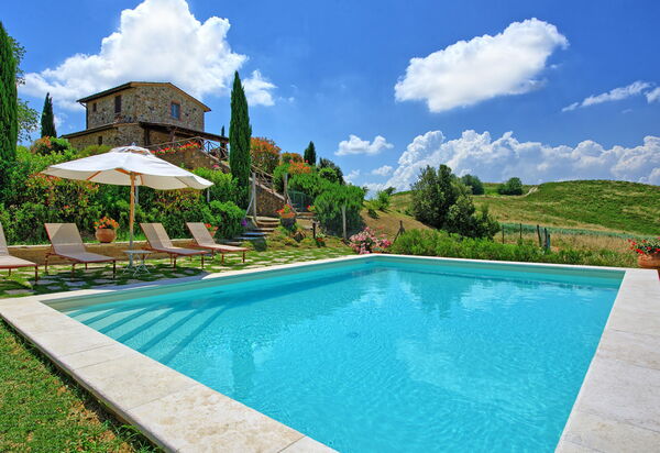 Castelmuzio: бассейн