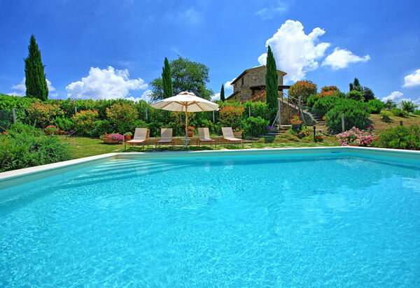 Castelmuzio: бассейн