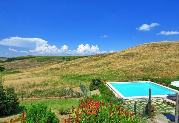 Castelmuzio: Взгляды, Открытый