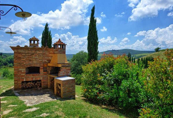 Castelmuzio: Открытый