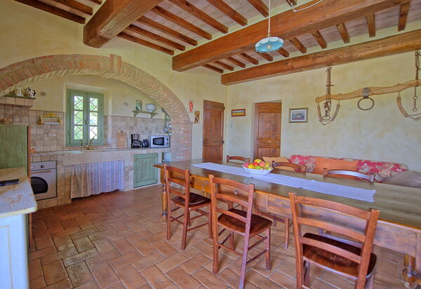 Castelmuzio: Гостиная, Кухня, Столовая