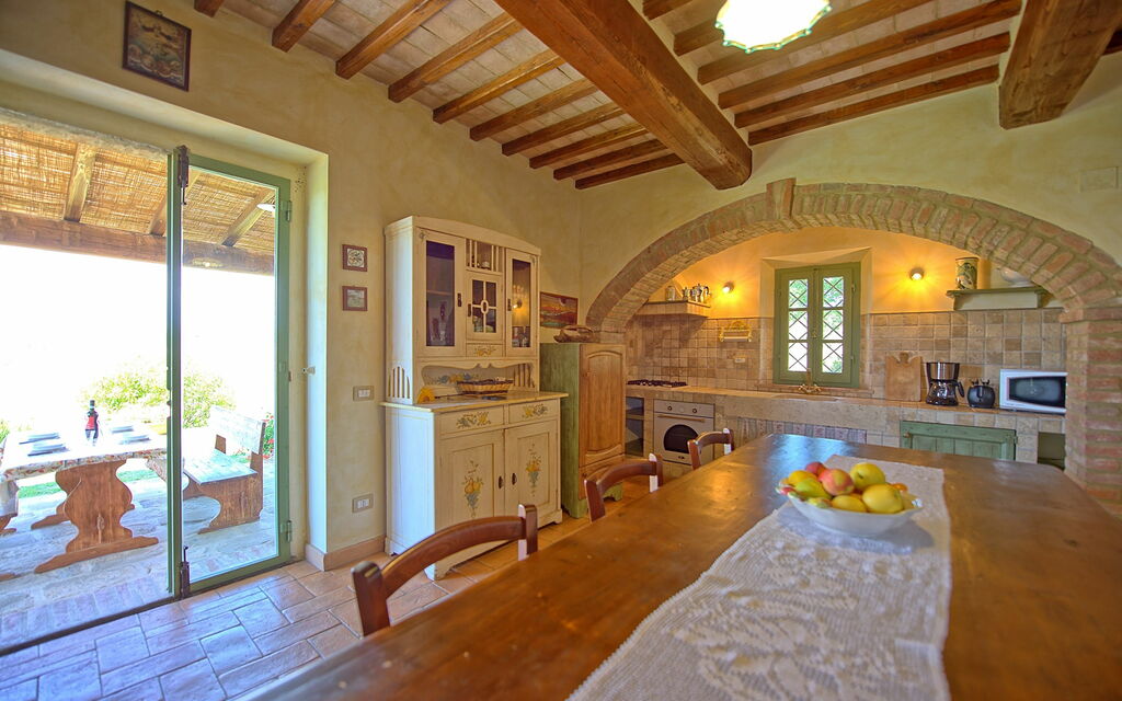 Castelmuzio: Dining Room, Kitchen, Living Room