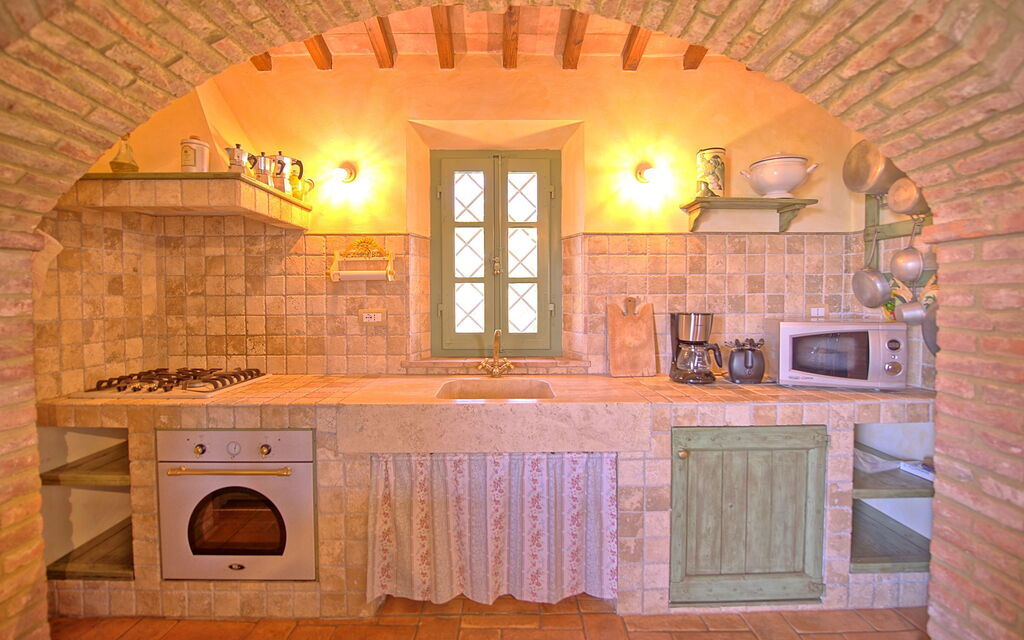 Castelmuzio: Kitchen