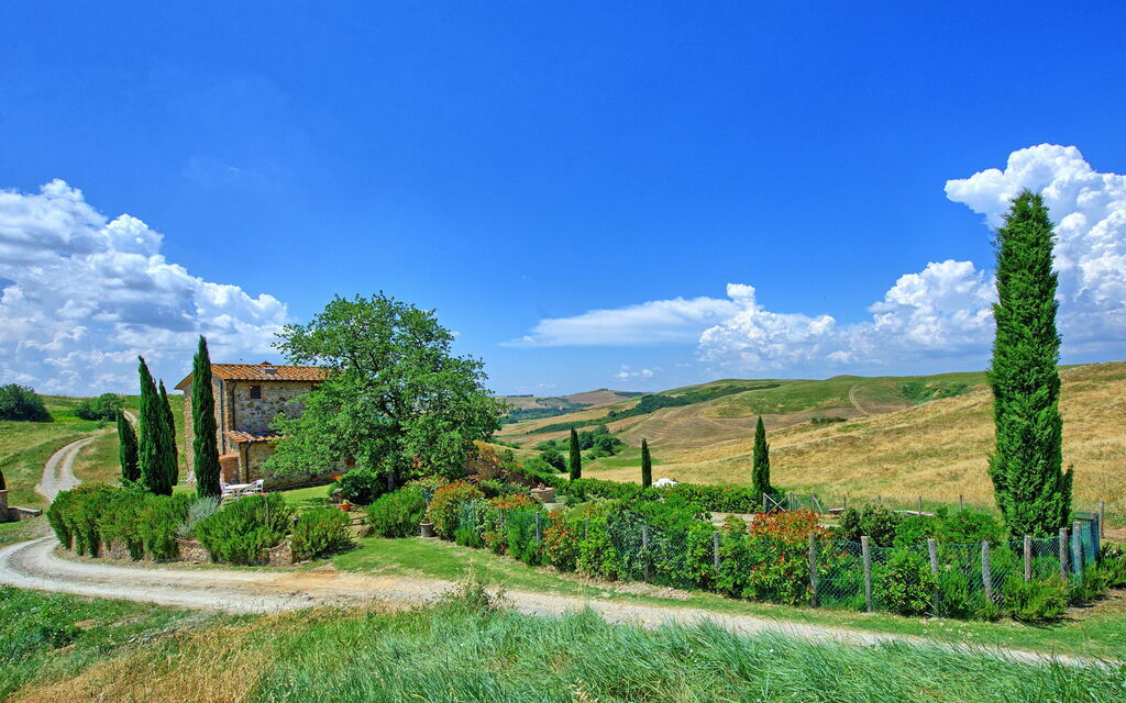 Castelmuzio: Outdoor, Scenic View