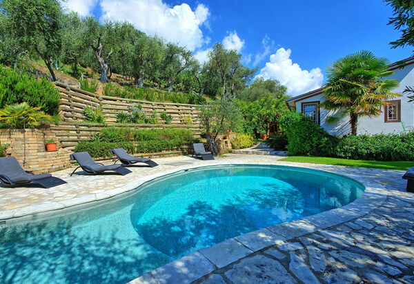 Villa Oliveta: Schwimmbad