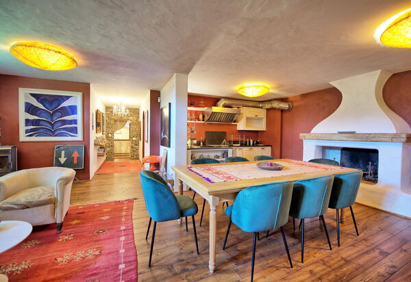 Villa Oliveta: Esszimmer, Küche, Wohnzimmer