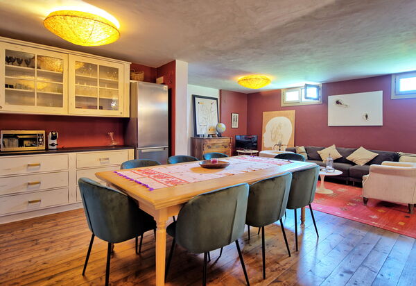 Villa Oliveta: Esszimmer, Küche, Wohnzimmer