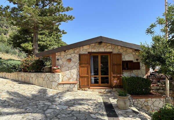 Castellammare: Buitenkanten, Hoofdingang